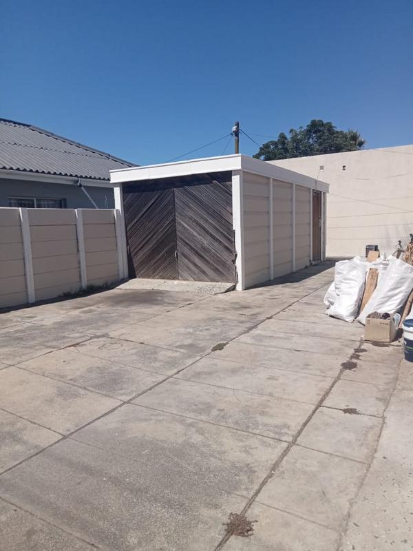 To Let 4 Bedroom Property for Rent in Goodwood Central Western Cape